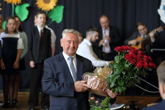 Fotografia: Mieczysław Kozłowski, gość honorowy podczas obchodów Dnia Edukacji Narodowej 14.10.2019